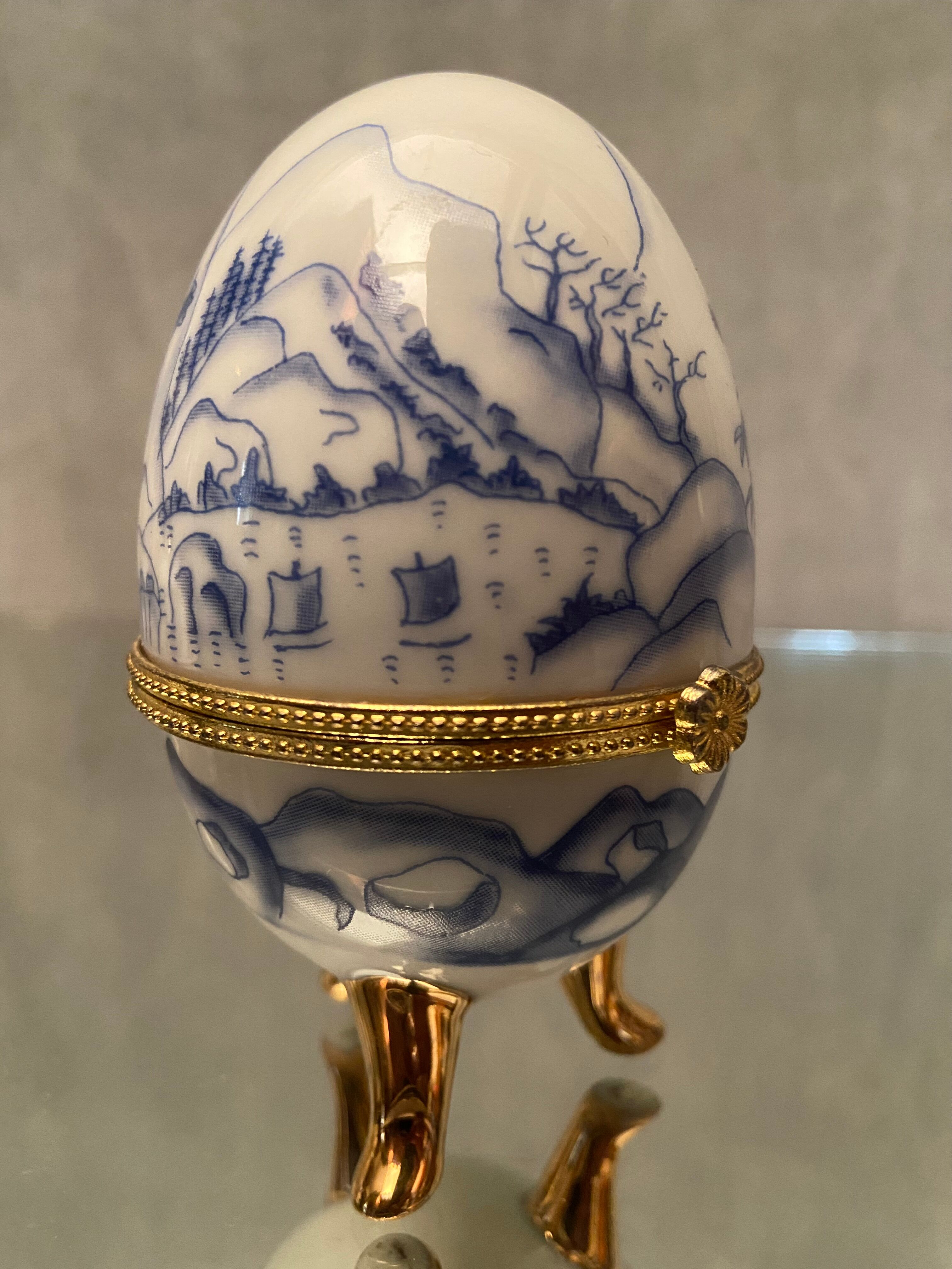 Porcelain egg box with Japan decoration gilded metal frame
