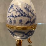Porcelain egg box with Japan decoration gilded metal frame