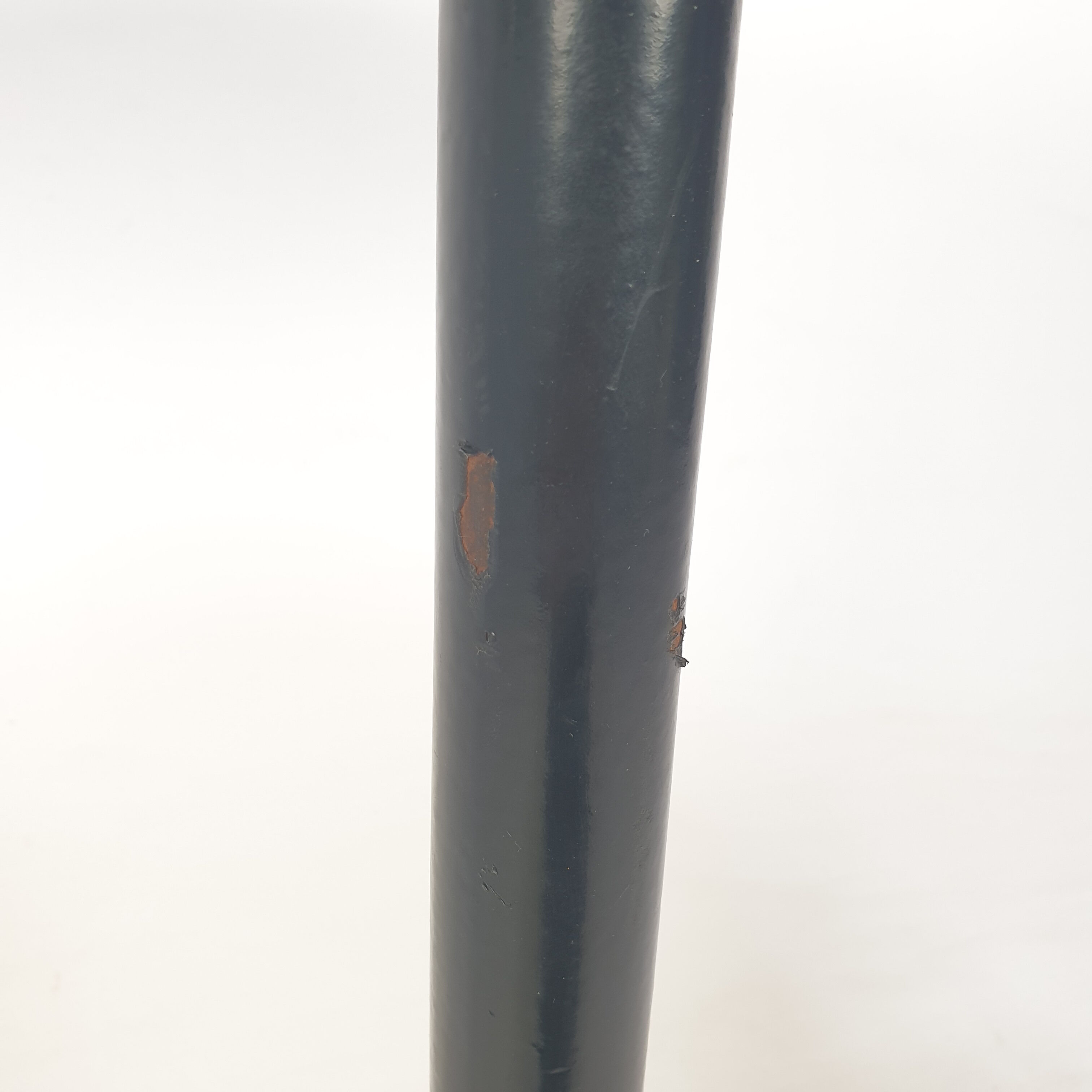 Table à manger ou d’appoint italienne années 1960