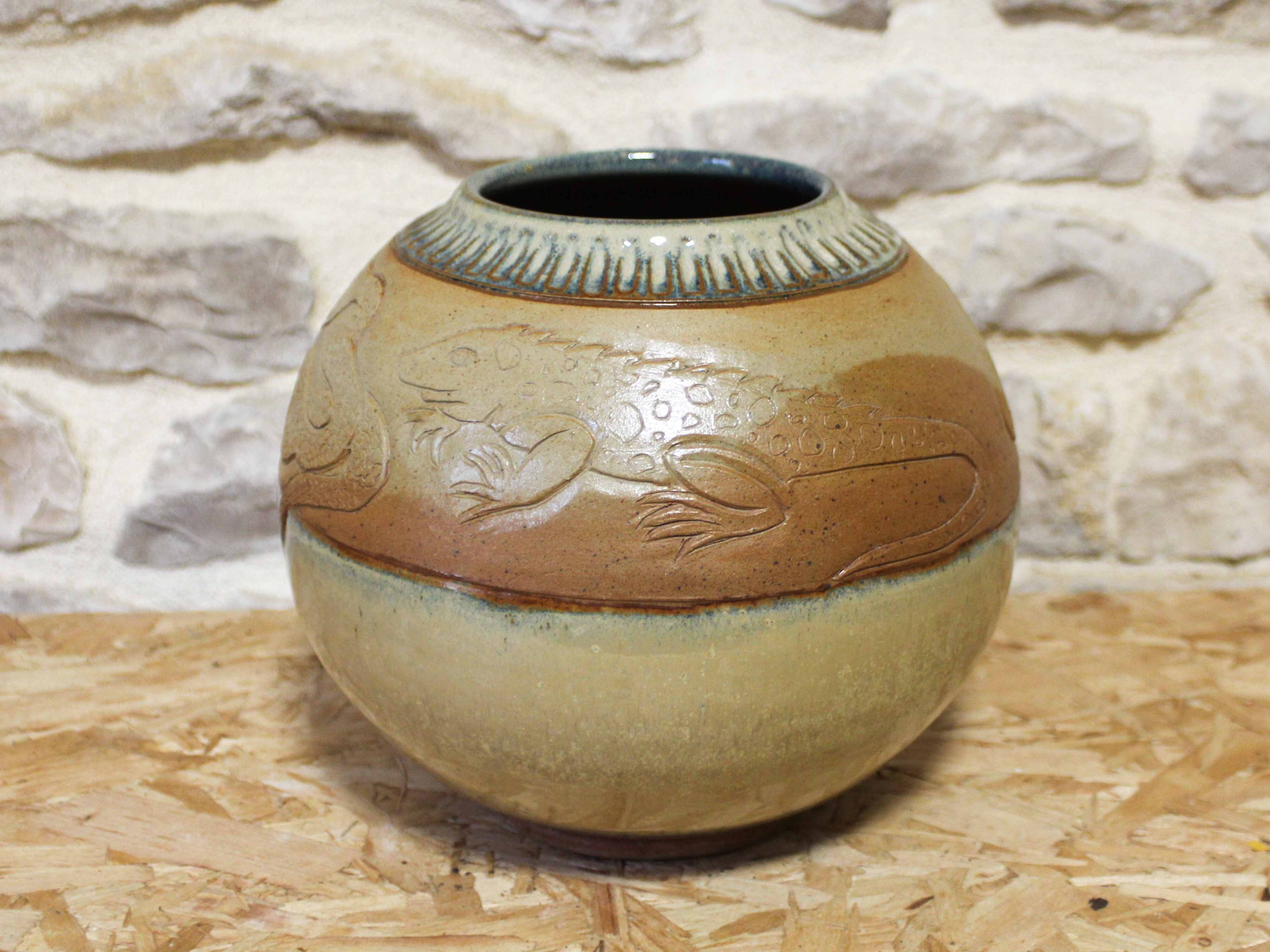 Ceramic vase with reptiles - Balazuc