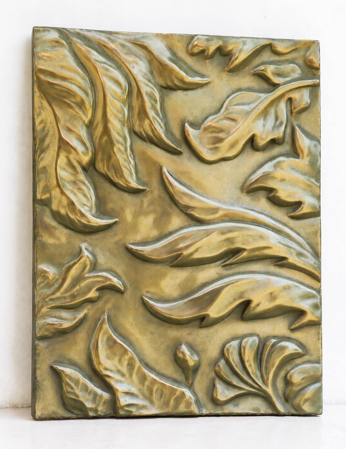 Folia Solaire, bas-relief floral, finition laiton