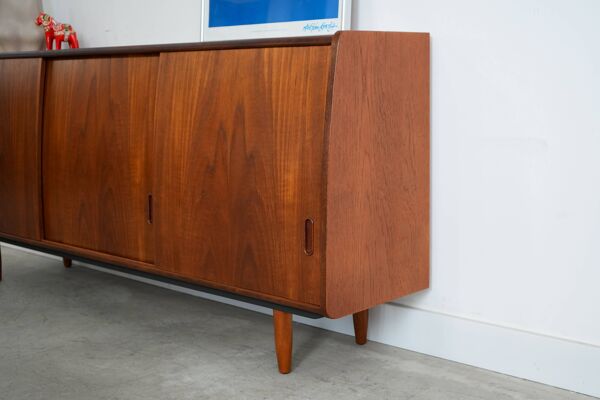 Buffet en teck, design danois, années 1970, production : Danemark