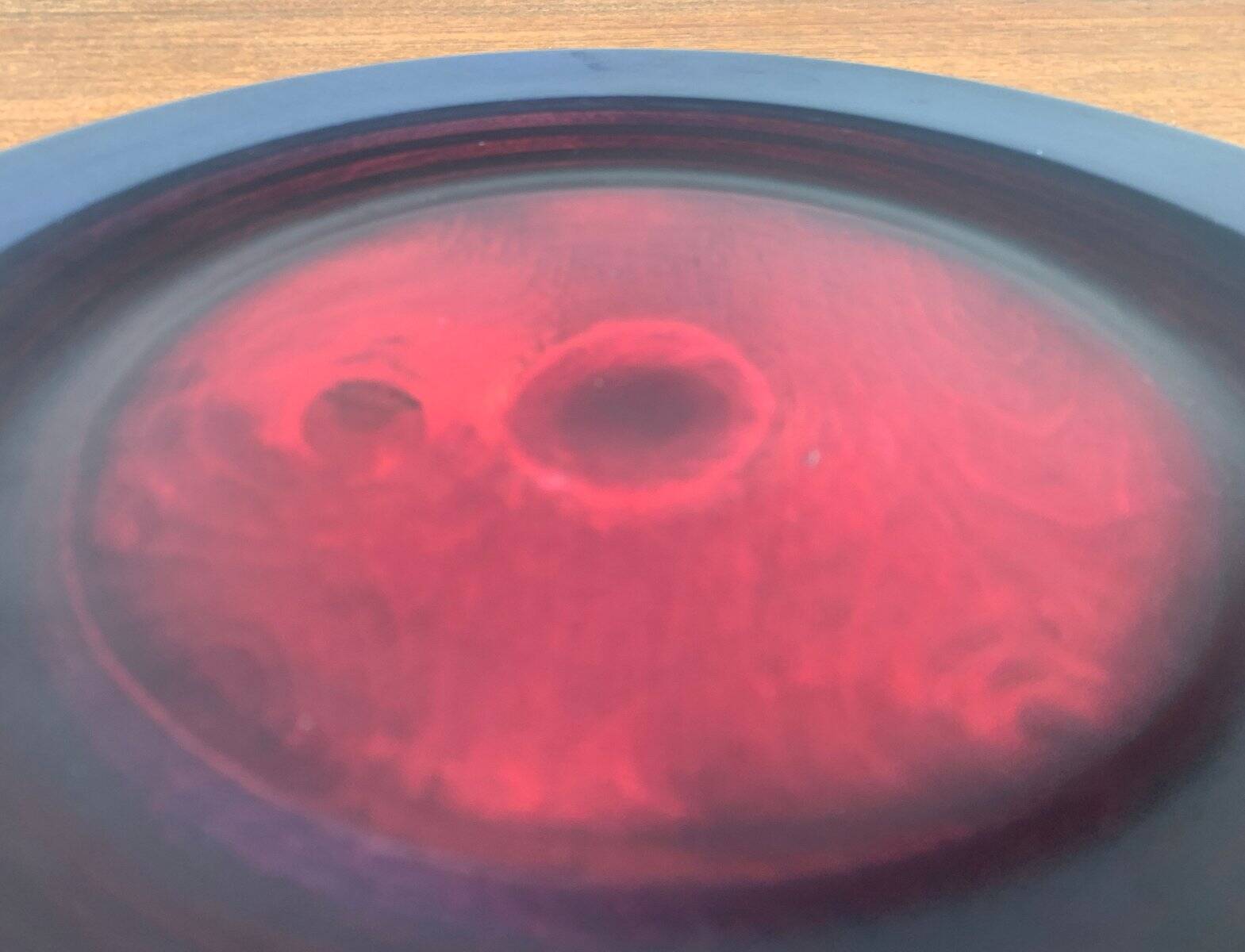 Assiette déco en bouleau finition vintage de Tailio Design, Finlande, années 1970