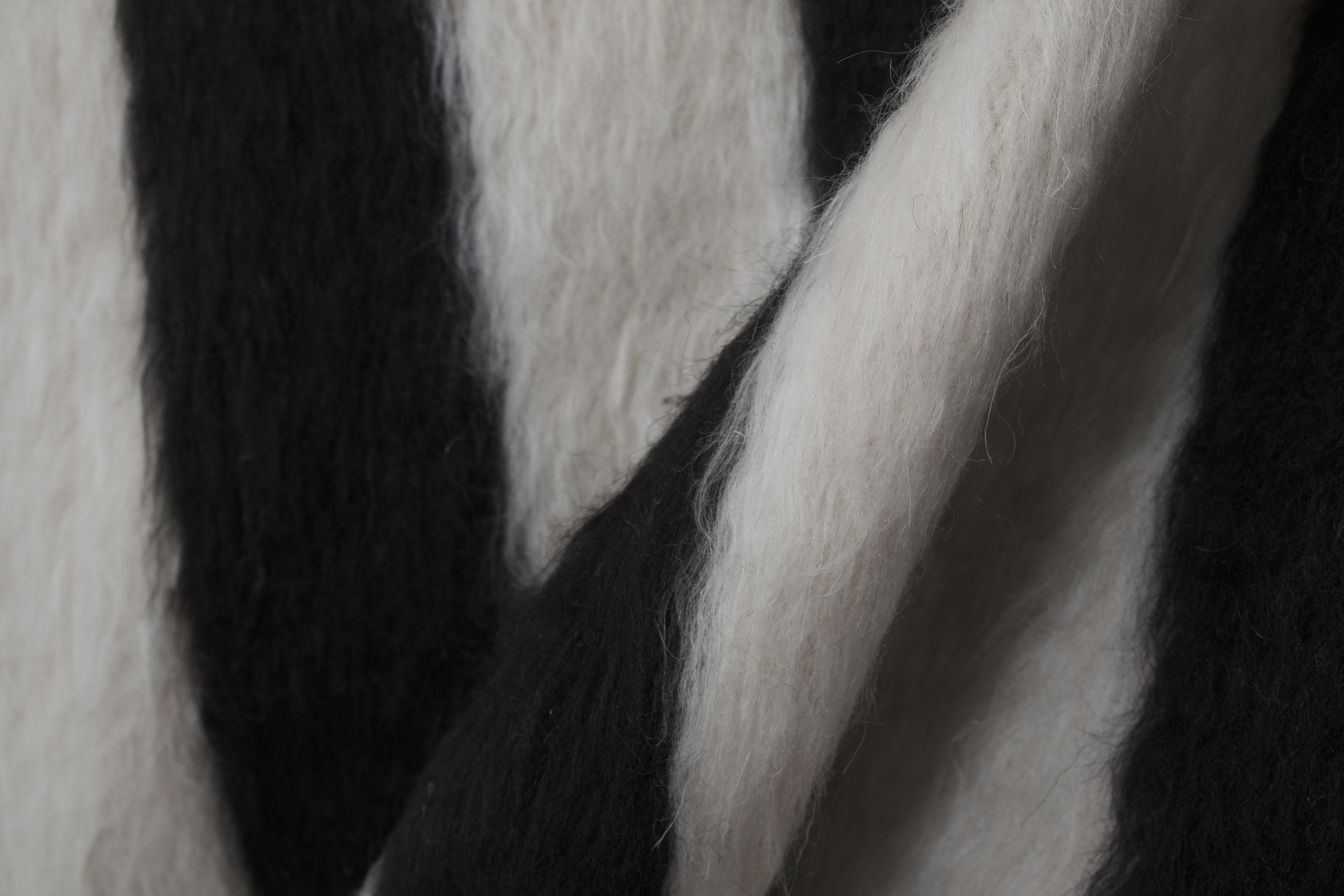 Vintage Turkish rug from Oushak, hand-woven 223x239 cm