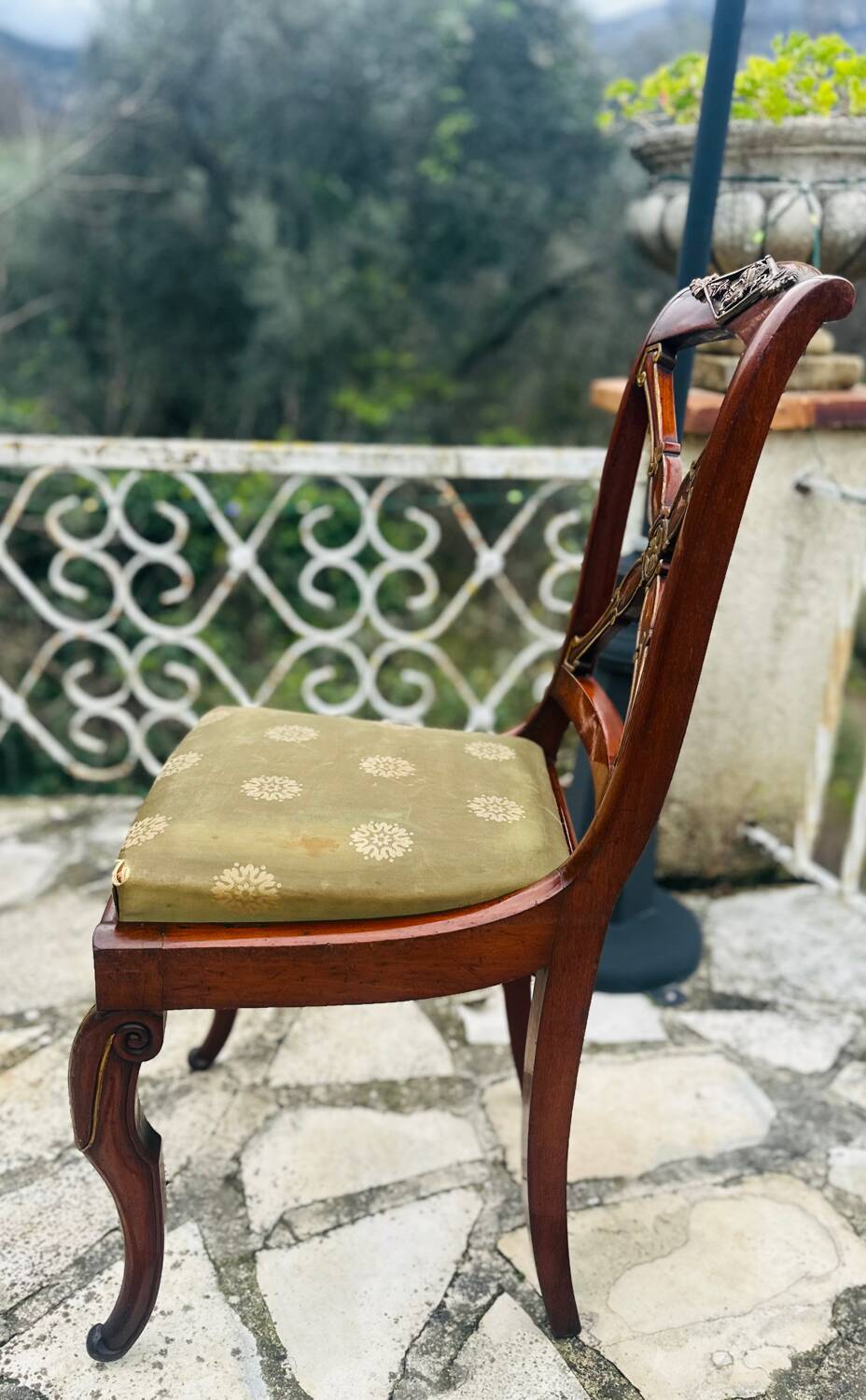 Solid mahogany chair, Restoration period, 19th century