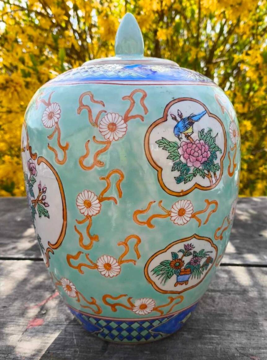 Pot couvert, vase chinois à motifs de fleurs et oiseaux en céramique cloisonnée