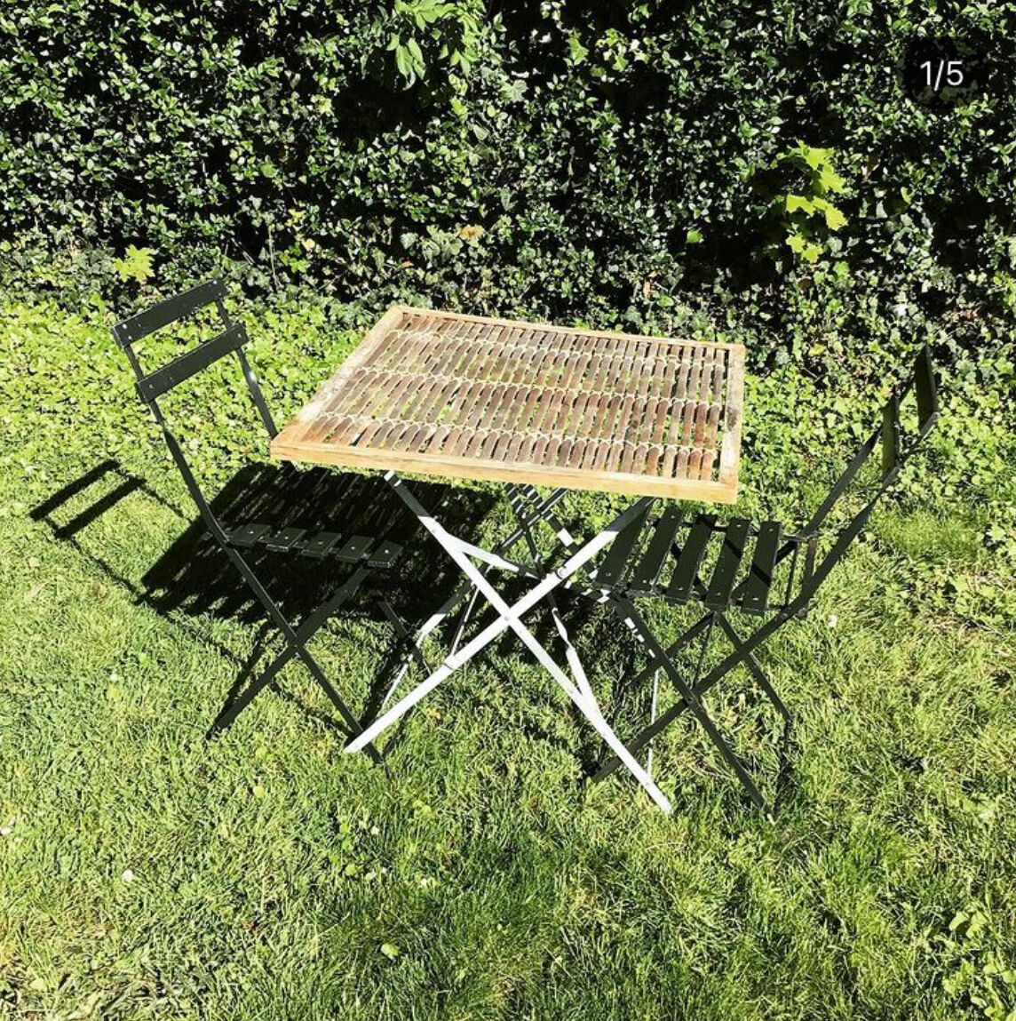 Set of two folding chairs