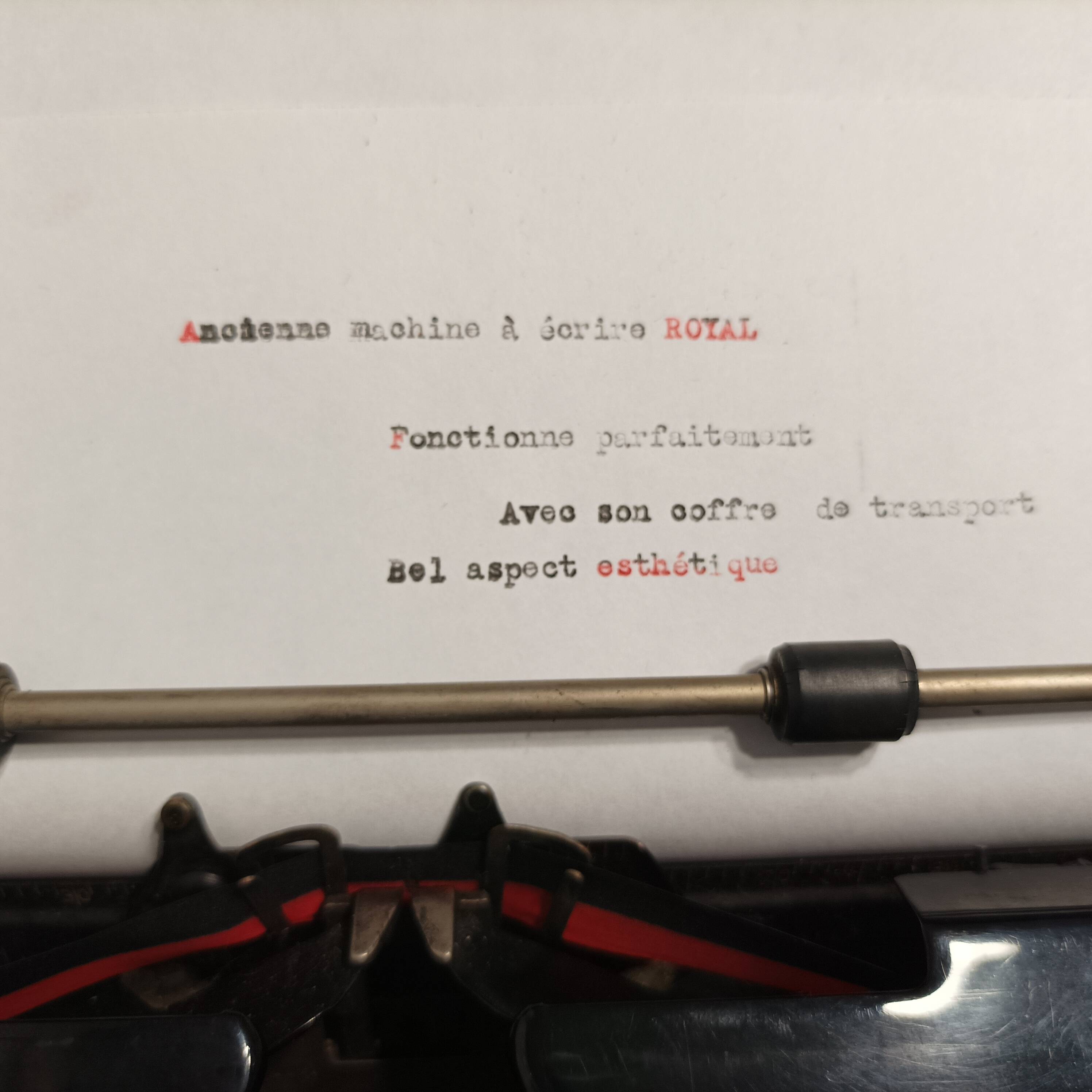 Antique royal typewriter made in usa