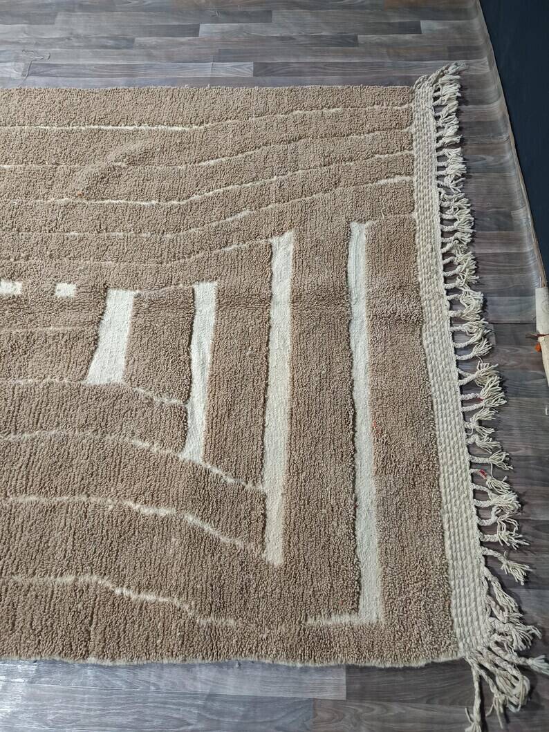 Natural handmade Berber rug, size 150 x 250 cm