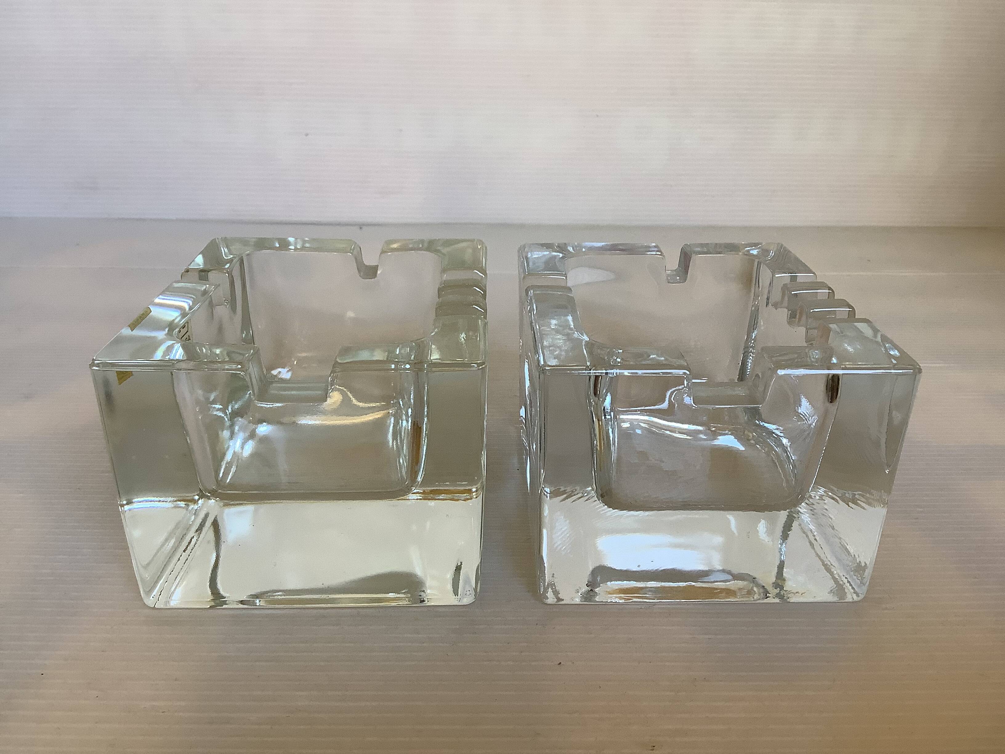 Pair of Scandinavian design ashtrays by Kaj Franck, Nuutajärvi.