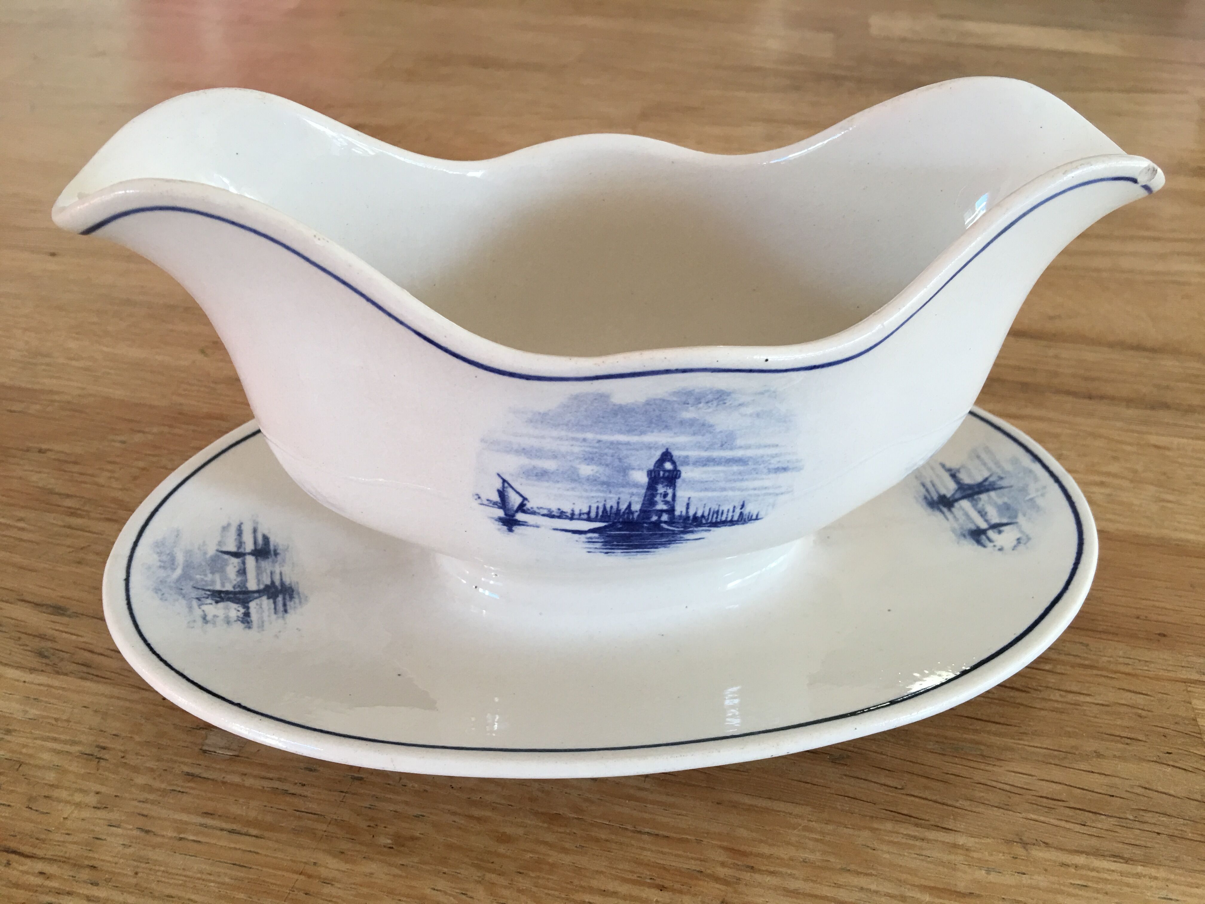 Dutch earthenware saucière, early XX