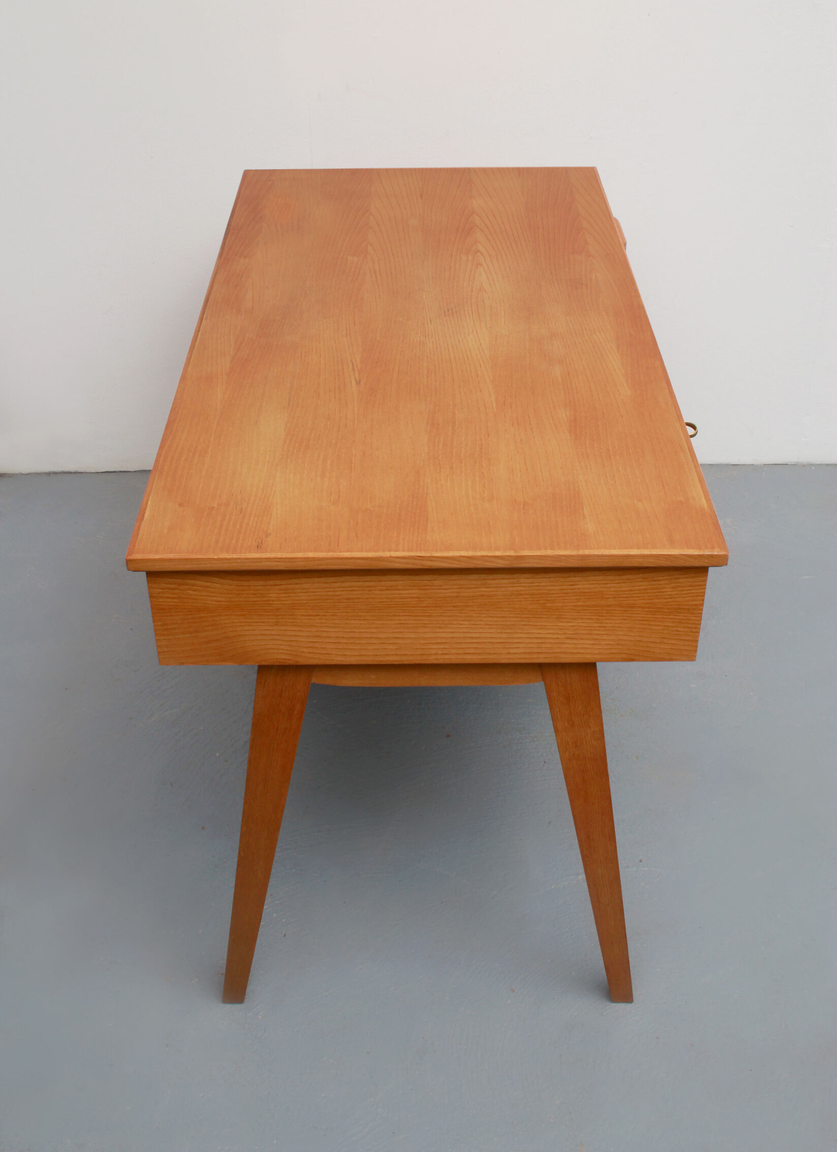 1950s lady desk in ash