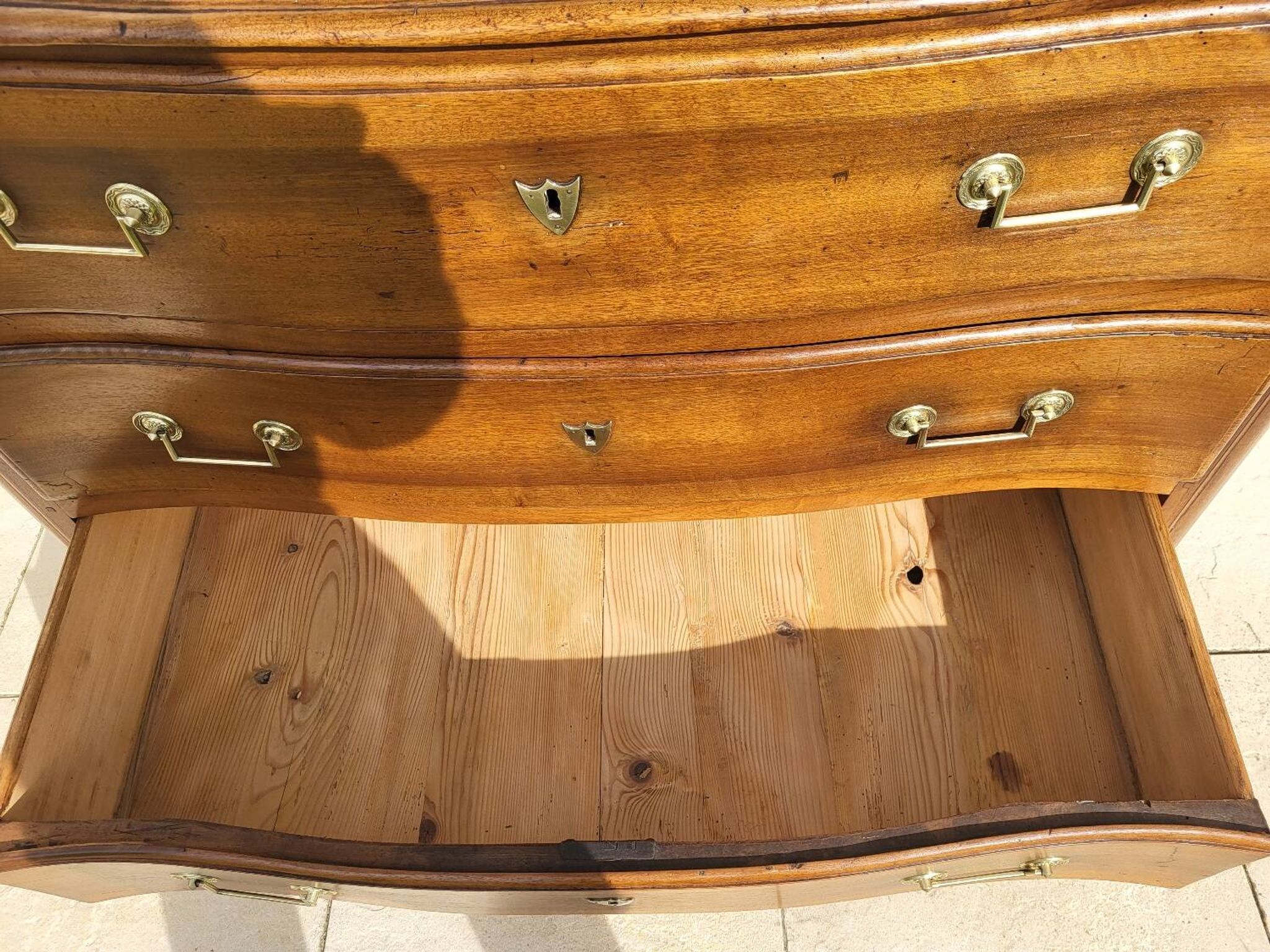 Walnut chest of drawers