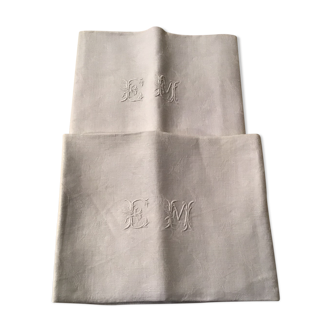 Set of two "EM" towels