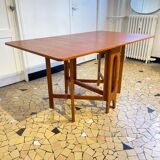 Scandinavian table with flaps