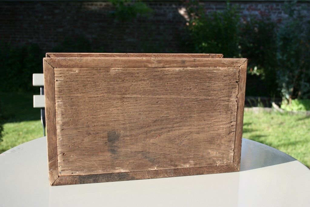 Small wooden chest/box