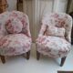 Pair of chairs toads