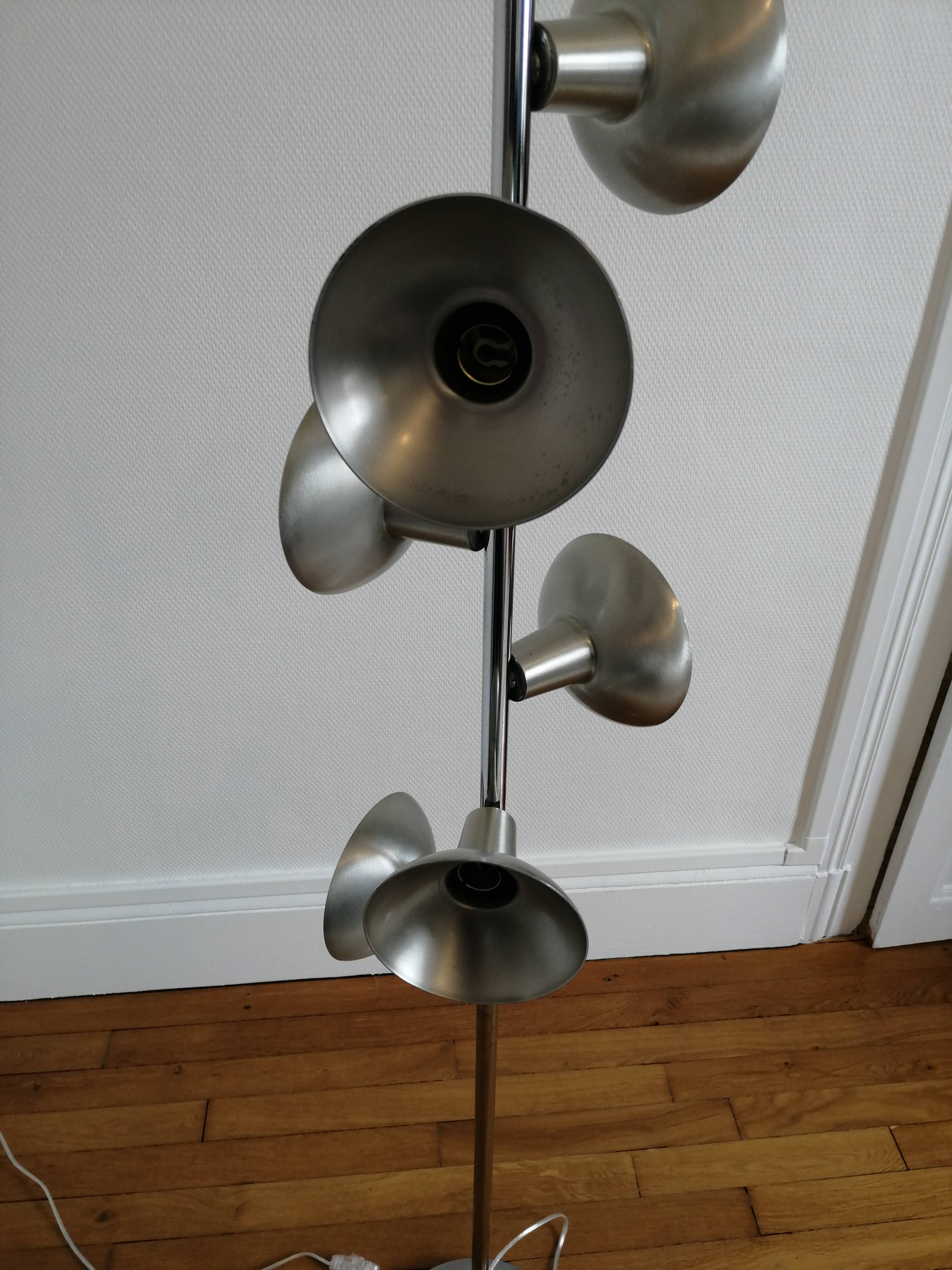 Floor lamp