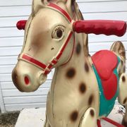Ancien cheval à bascule en métal mobo