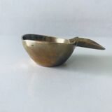 Apple-shaped pocket ashtray