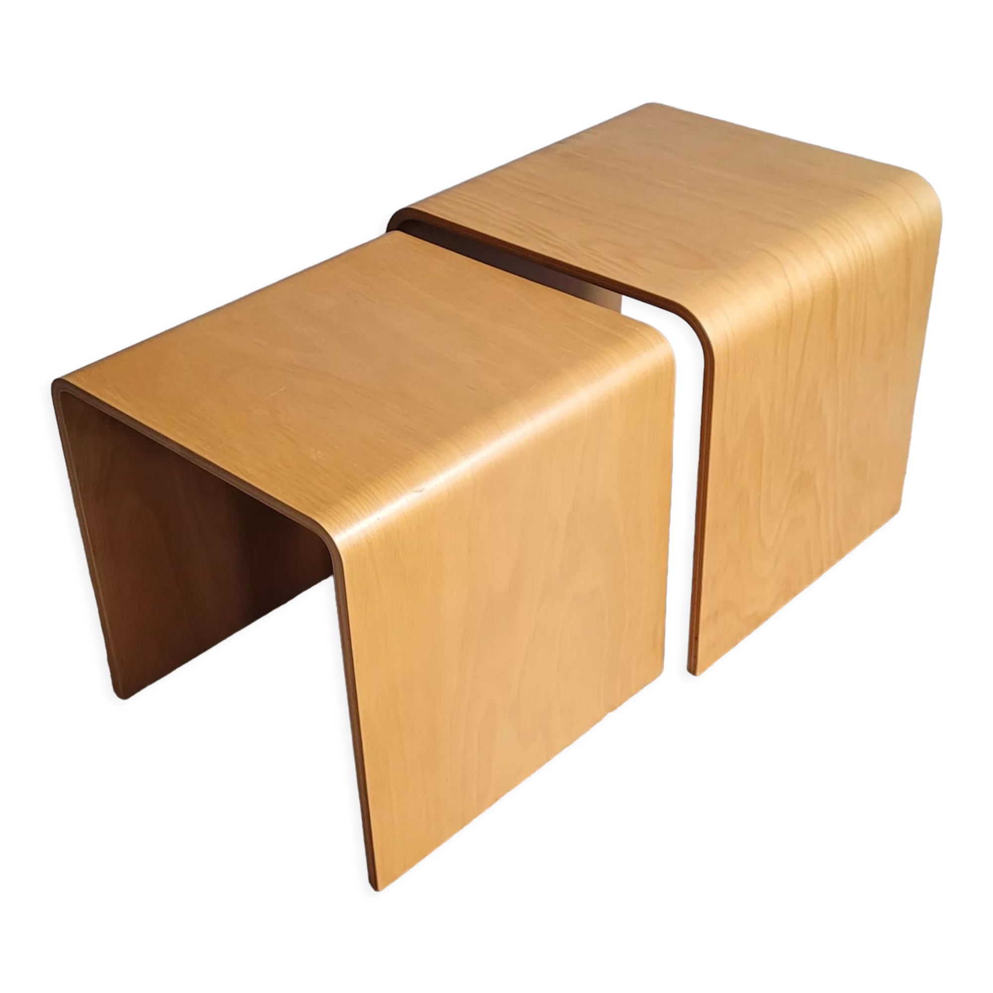 Set of two nesting tables