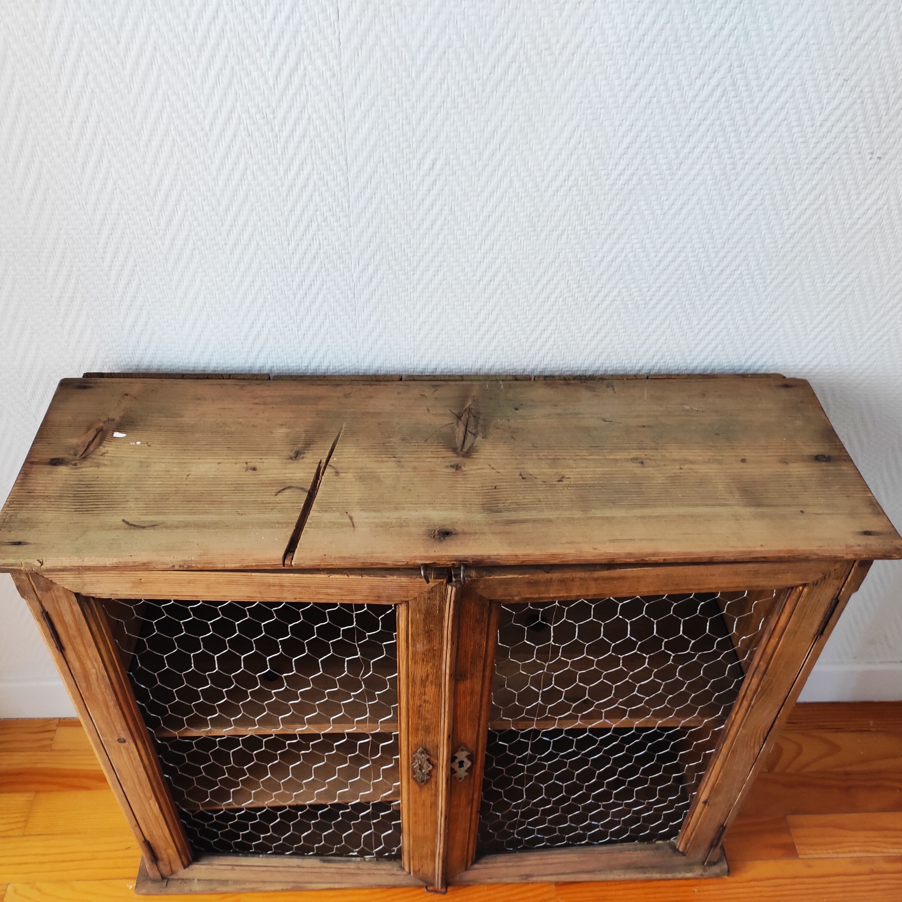 Old Parisian style buffet