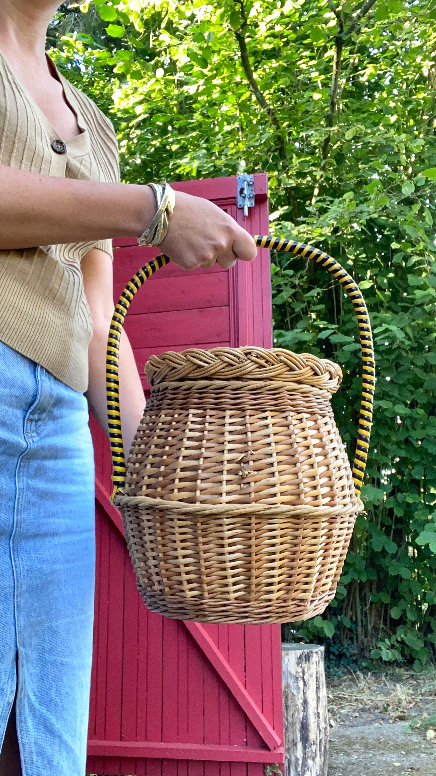 Vintage basket with lid