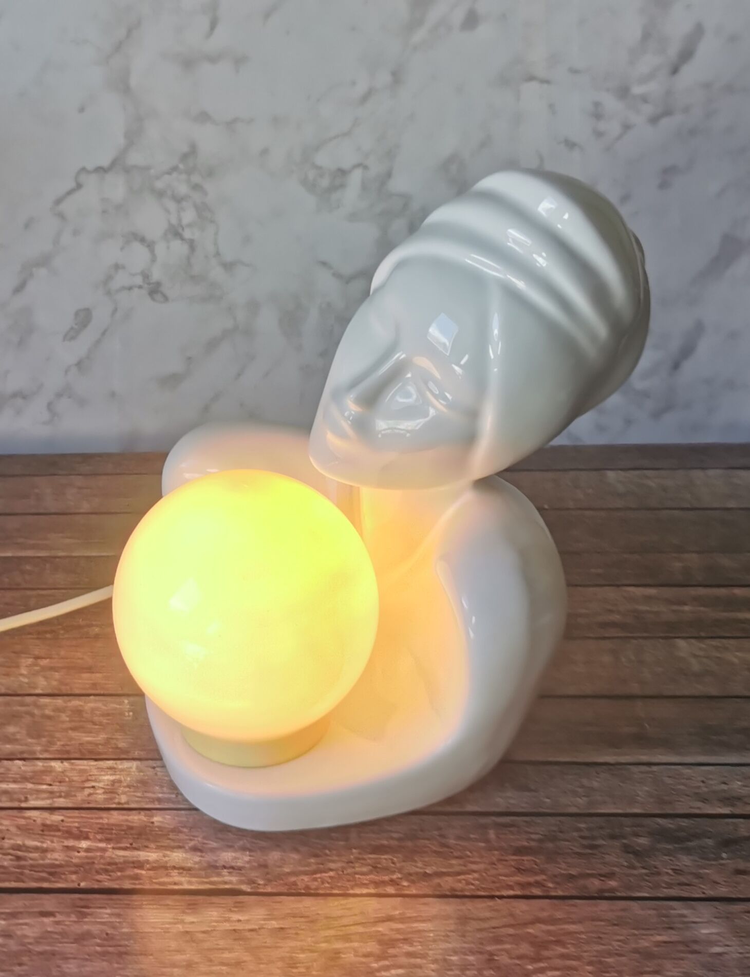 Women's lamp ceramic opal globe