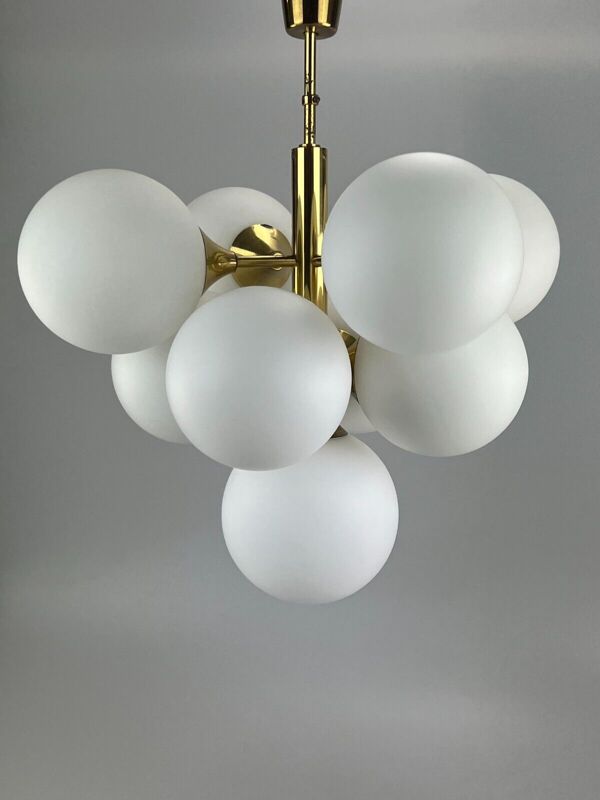 Lustre Sputnik Kaiser Leuchten design en verre opale années 60 70