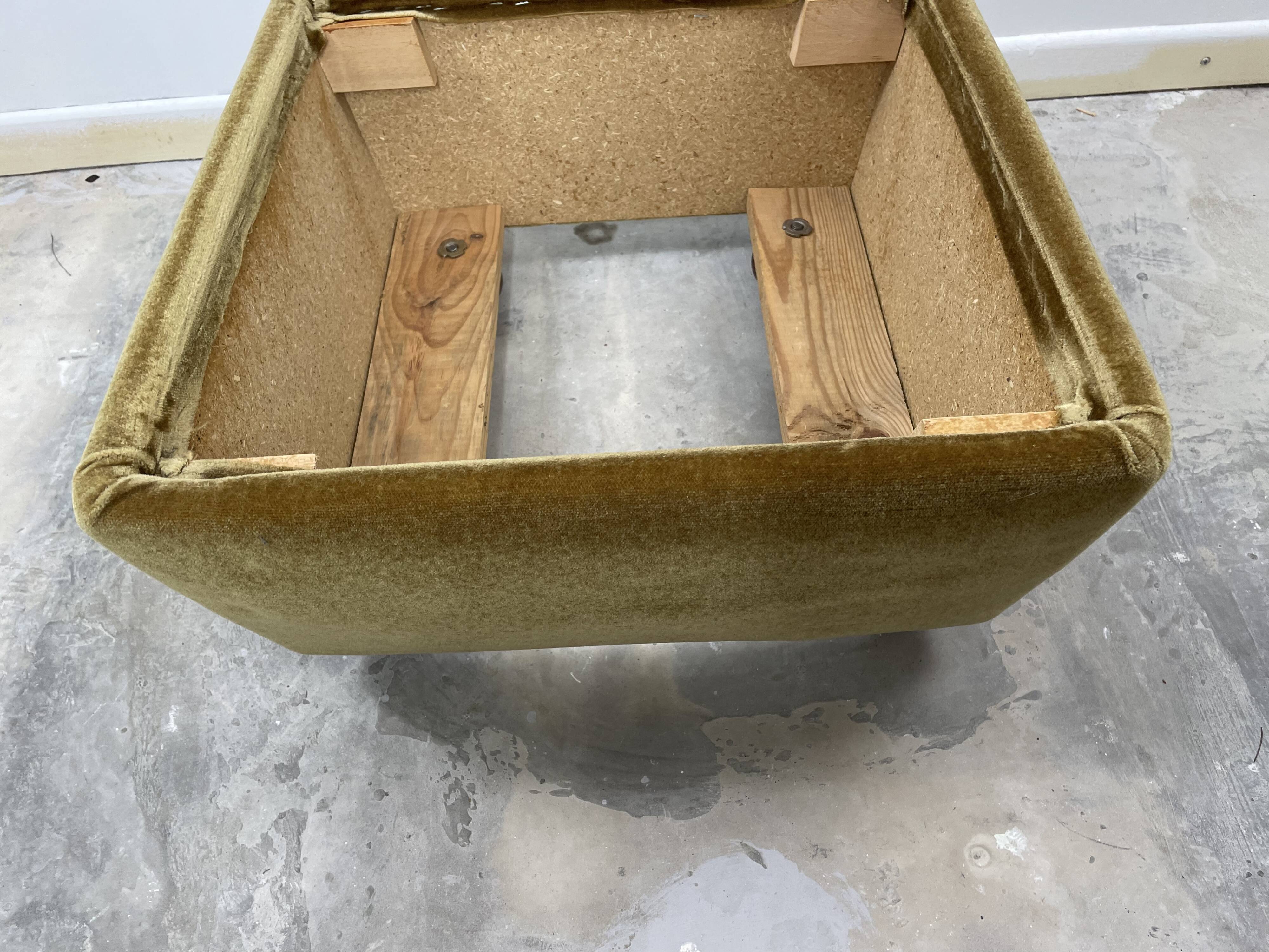 Pouf coffre en velours