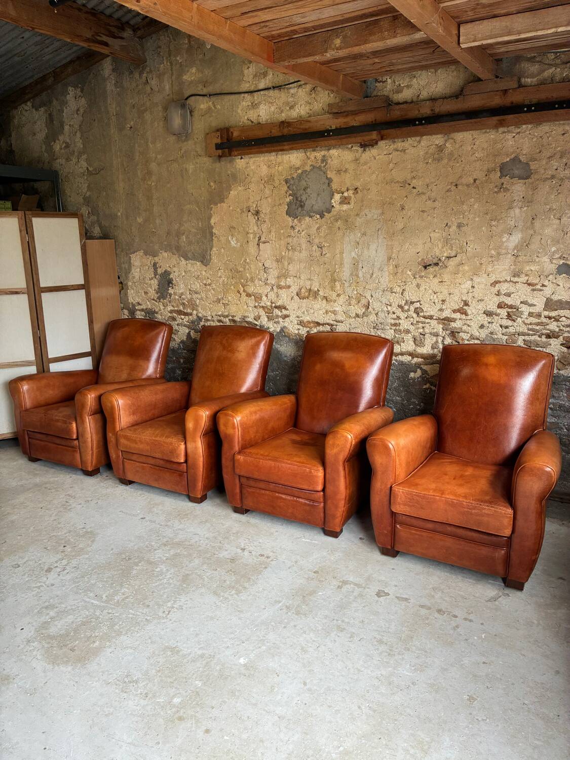 Lot de 4 fauteuils club, Cognac
