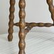 Tabouret tripode ancien en bois torsadé