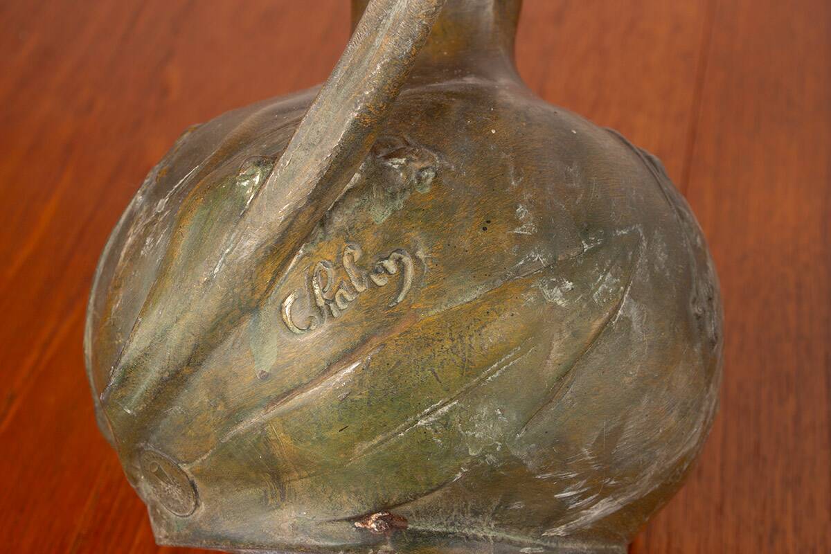 Art Nouveau vase in solid pewter with bronze patina by Louis Chalon 1910.