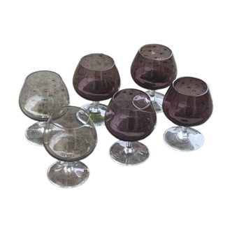 6 cognac glasses, in colored glass, 4 purple and two vintage beige