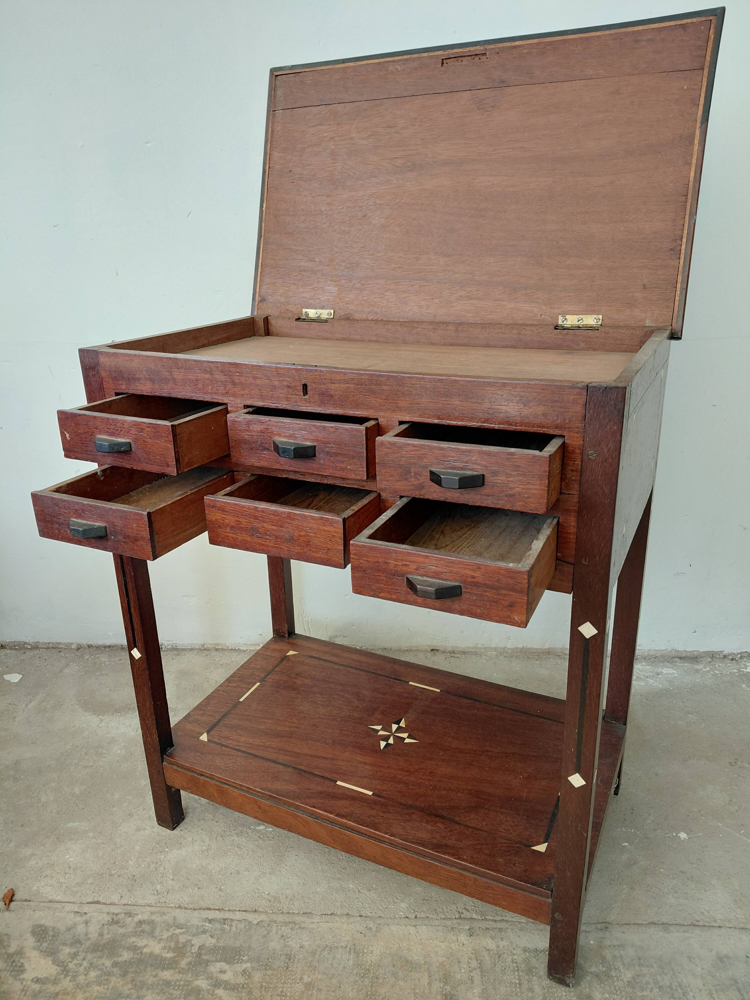 Small oriental piece of furniture