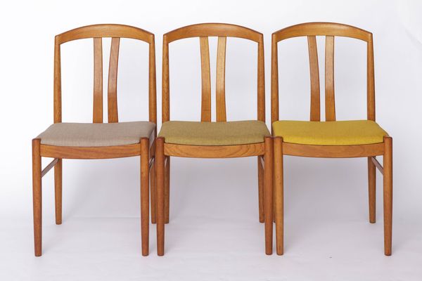 6 chaises Carl Ekström sur 12 – Chaise de salle à manger en teck, style suédois moderne du milieu du XXe siècle
