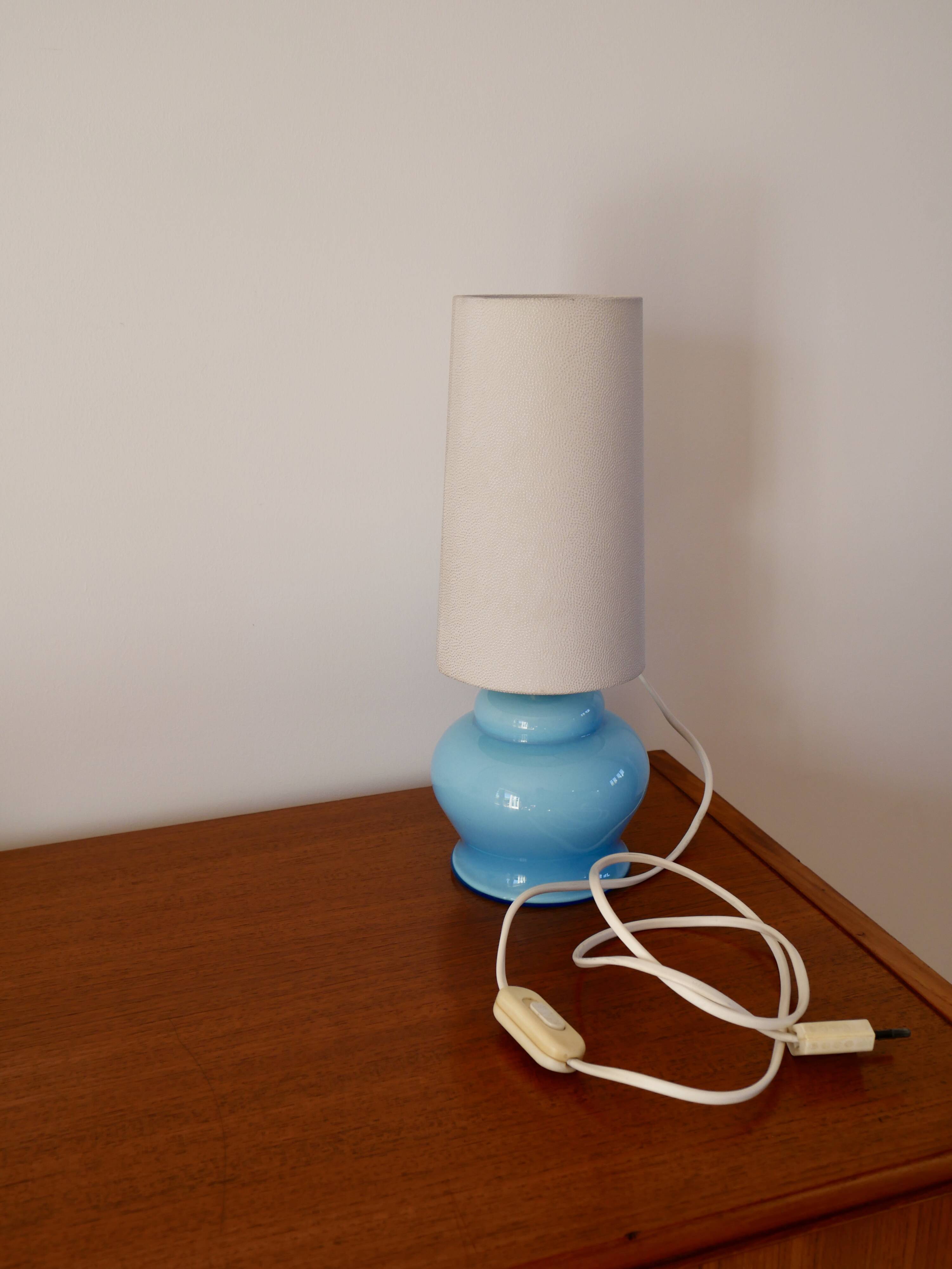 Lamp with blue opaline feet and textured conical lampshade 60s-70s