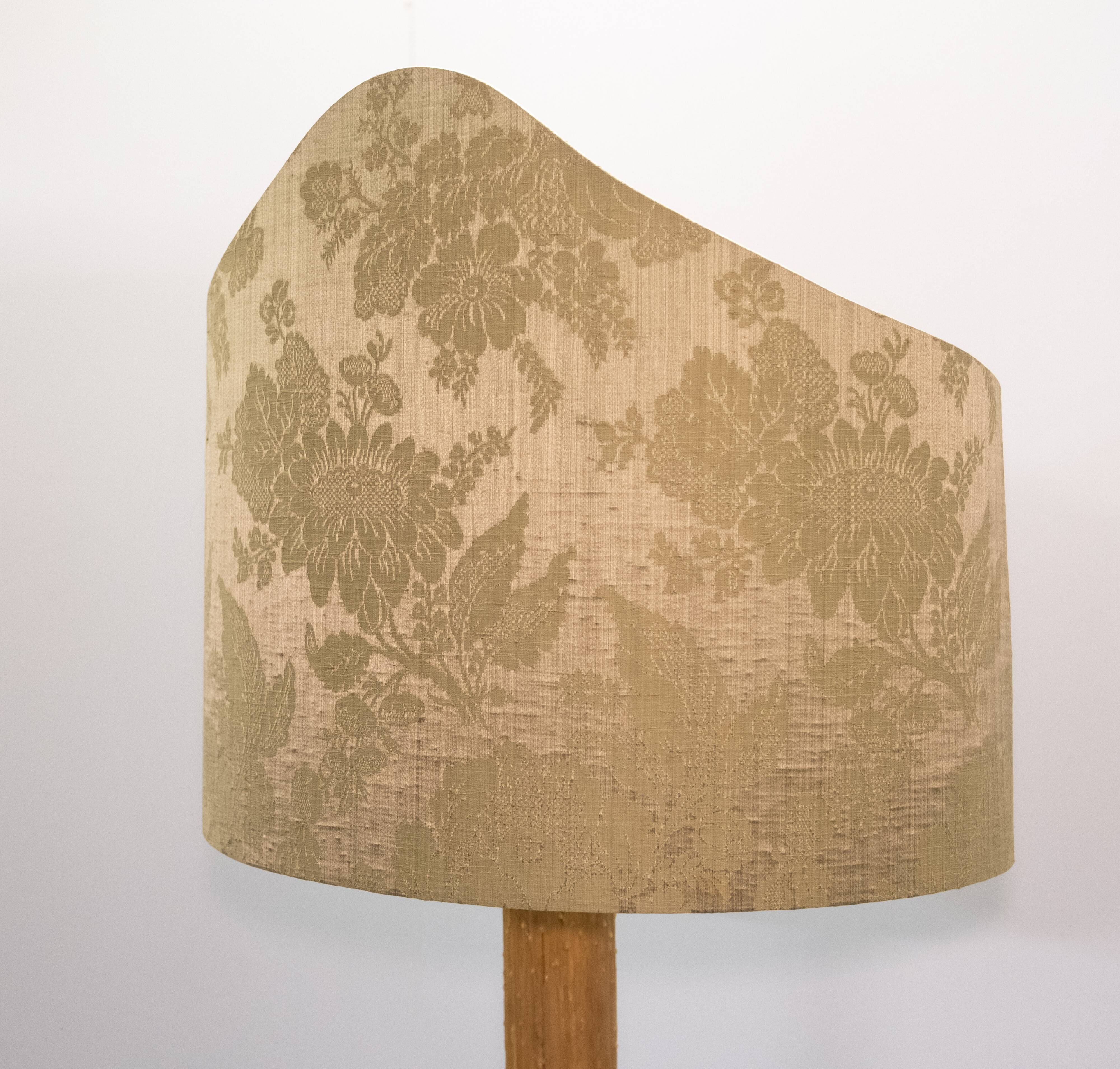 Grands chandeliers d'autel en laiton hollandais du XVIIIe siècle. Lampadaires.