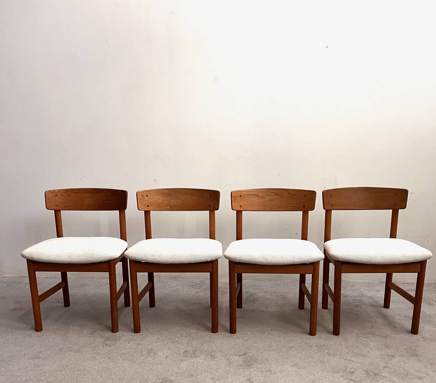 Series of 4 Danish chairs by Borge Mogensen for Søborg Møbelfabr