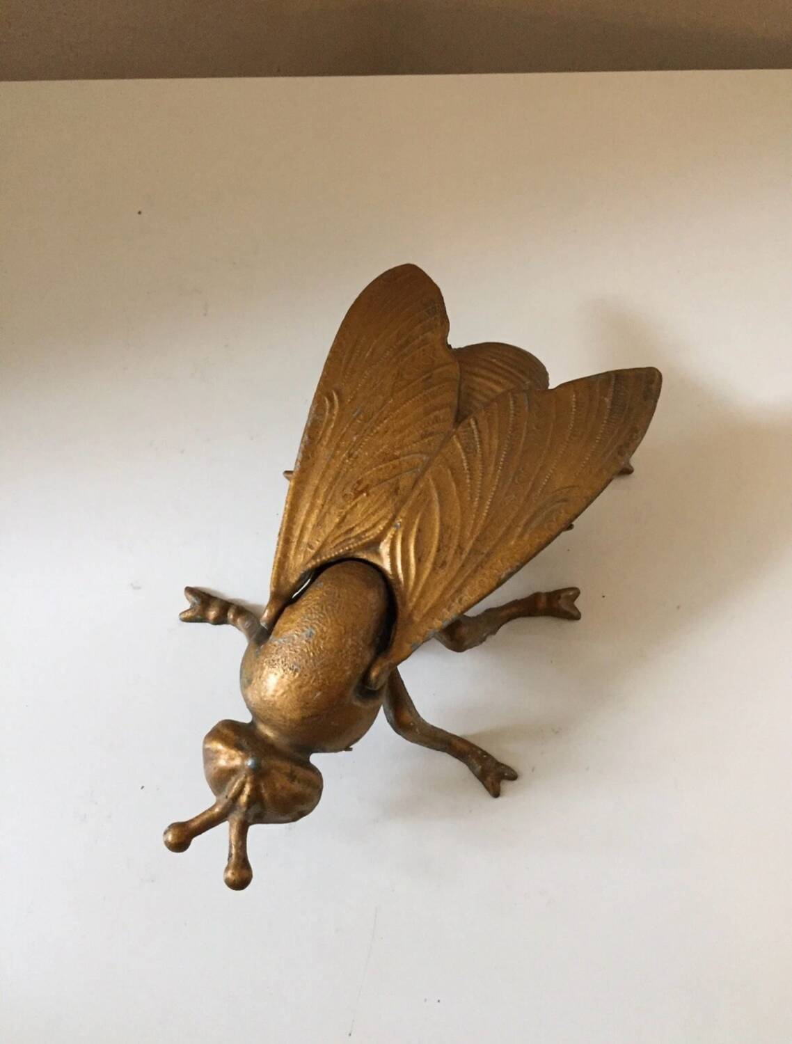 Vintage gold-tone metal fly/bee ashtray/trinket tray