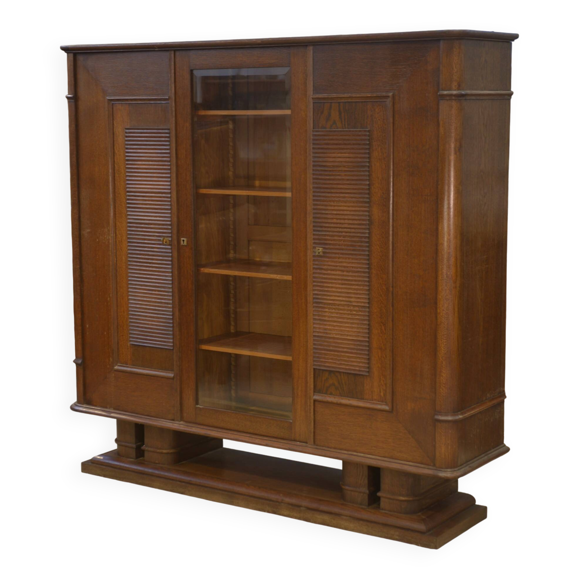 Brutalist display cabinet in oak by Charles Dudouyt, 1940s.