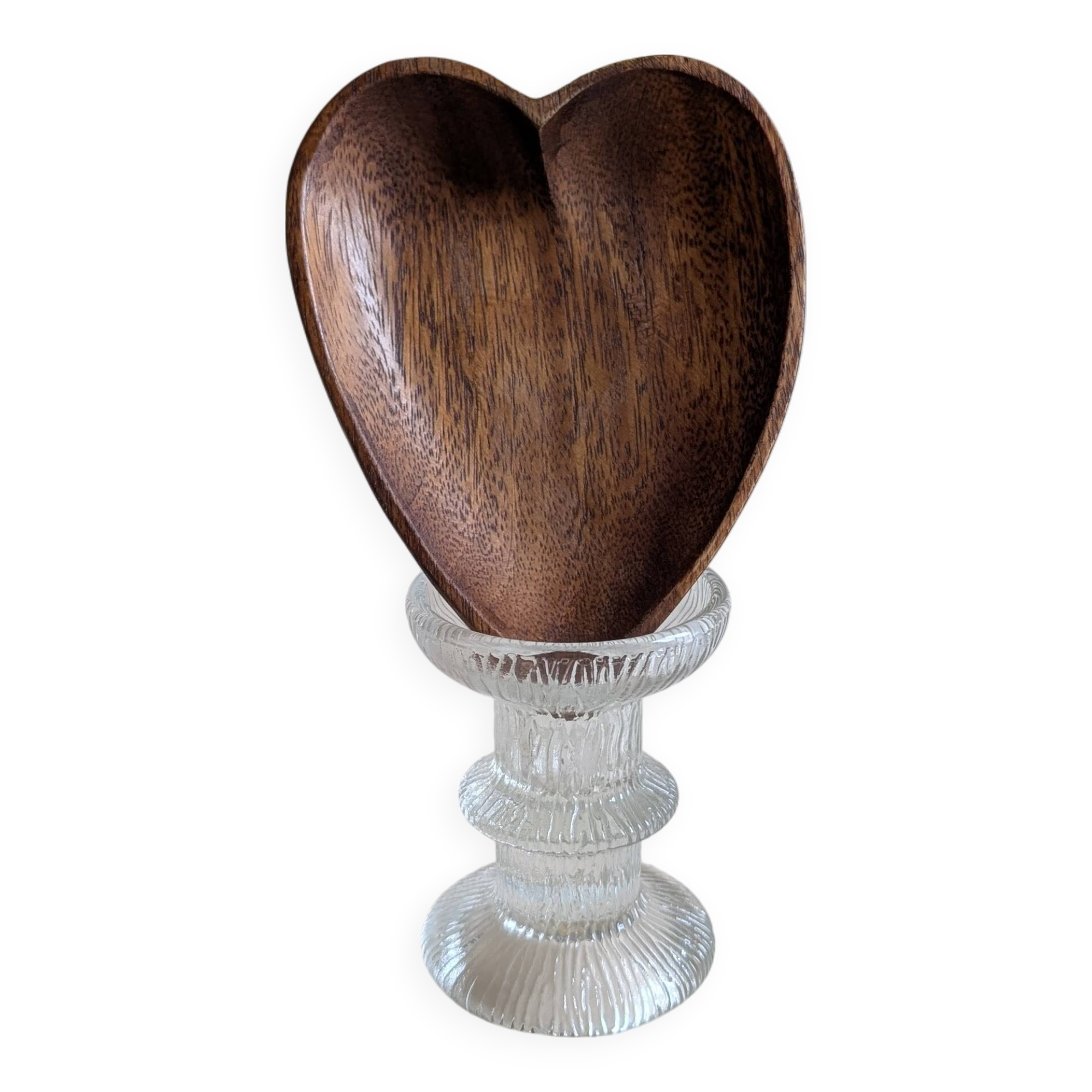Heart-shaped pocket emptier