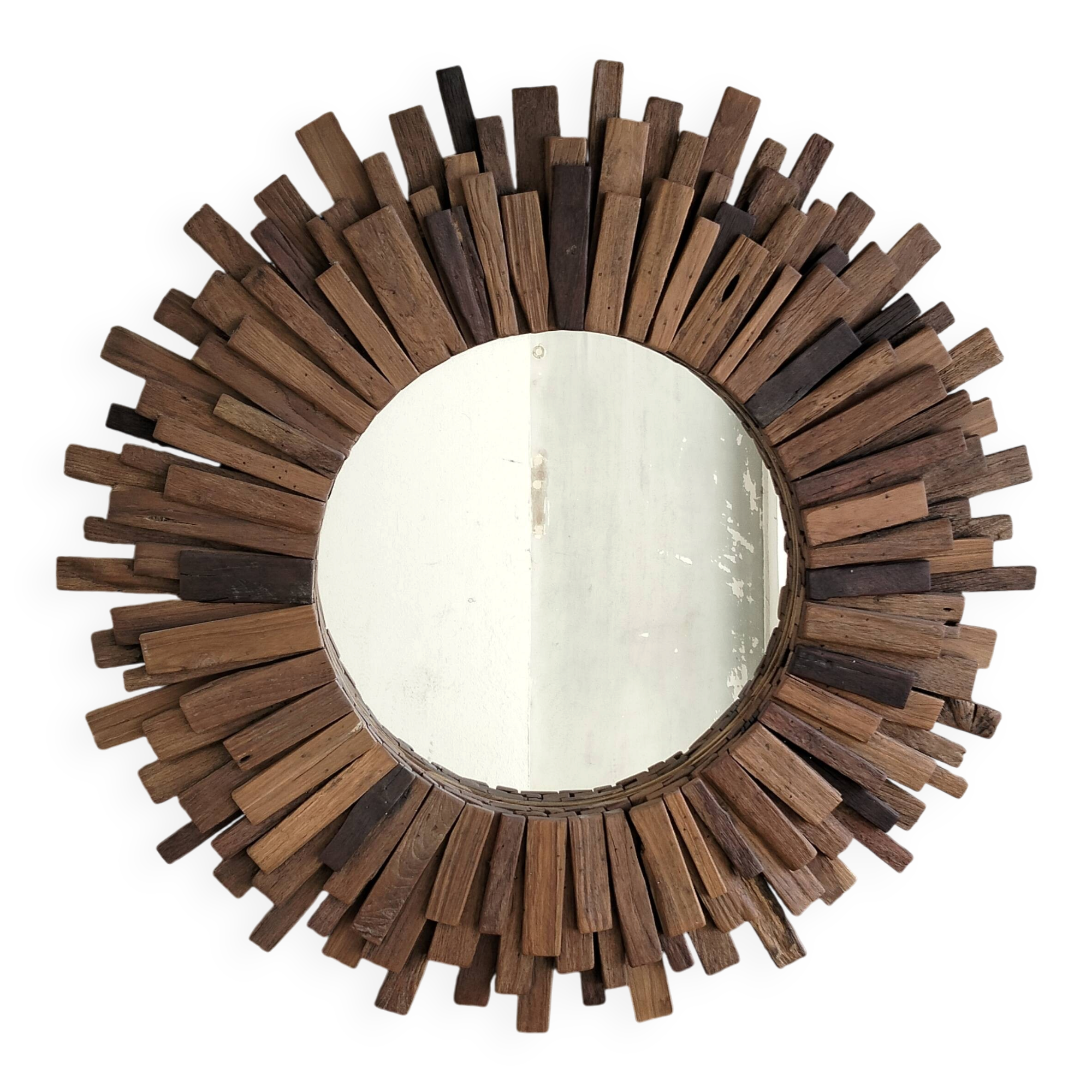 Round mirror
