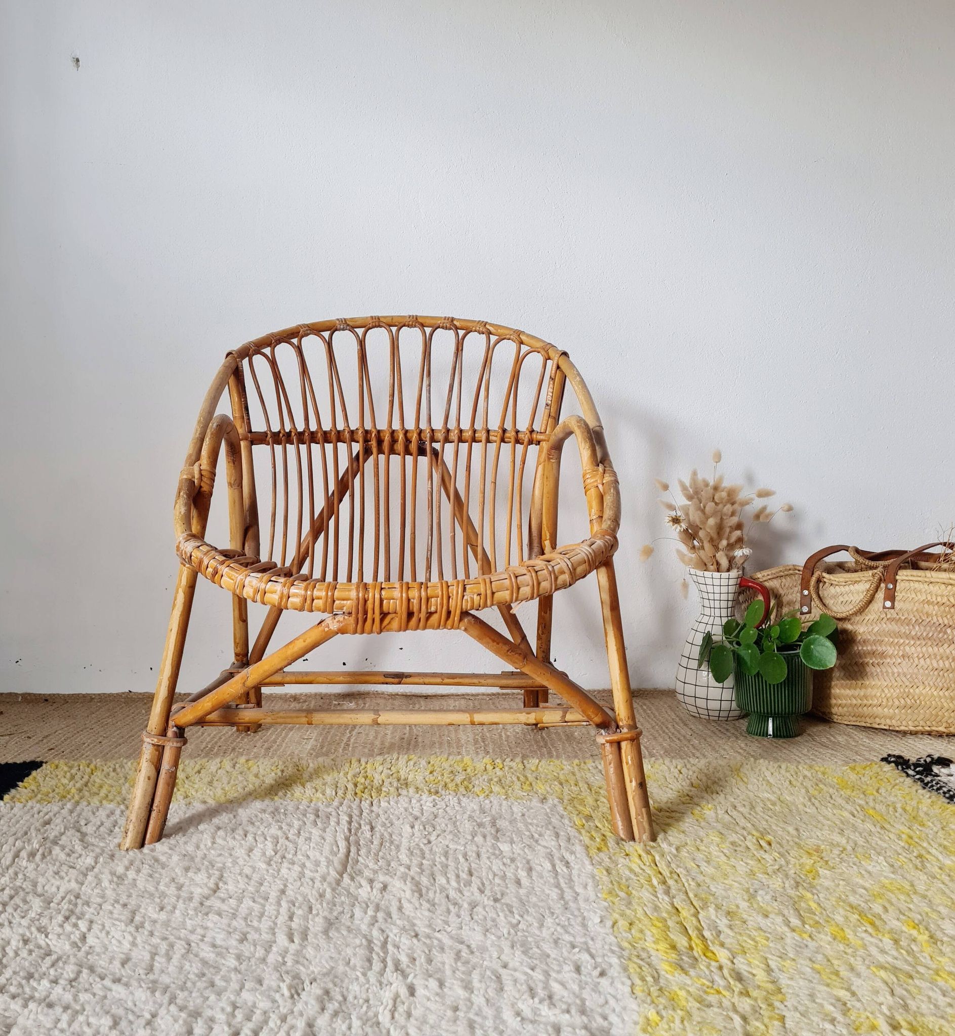 Fauteuil corbeille vintage en rotin – années 60