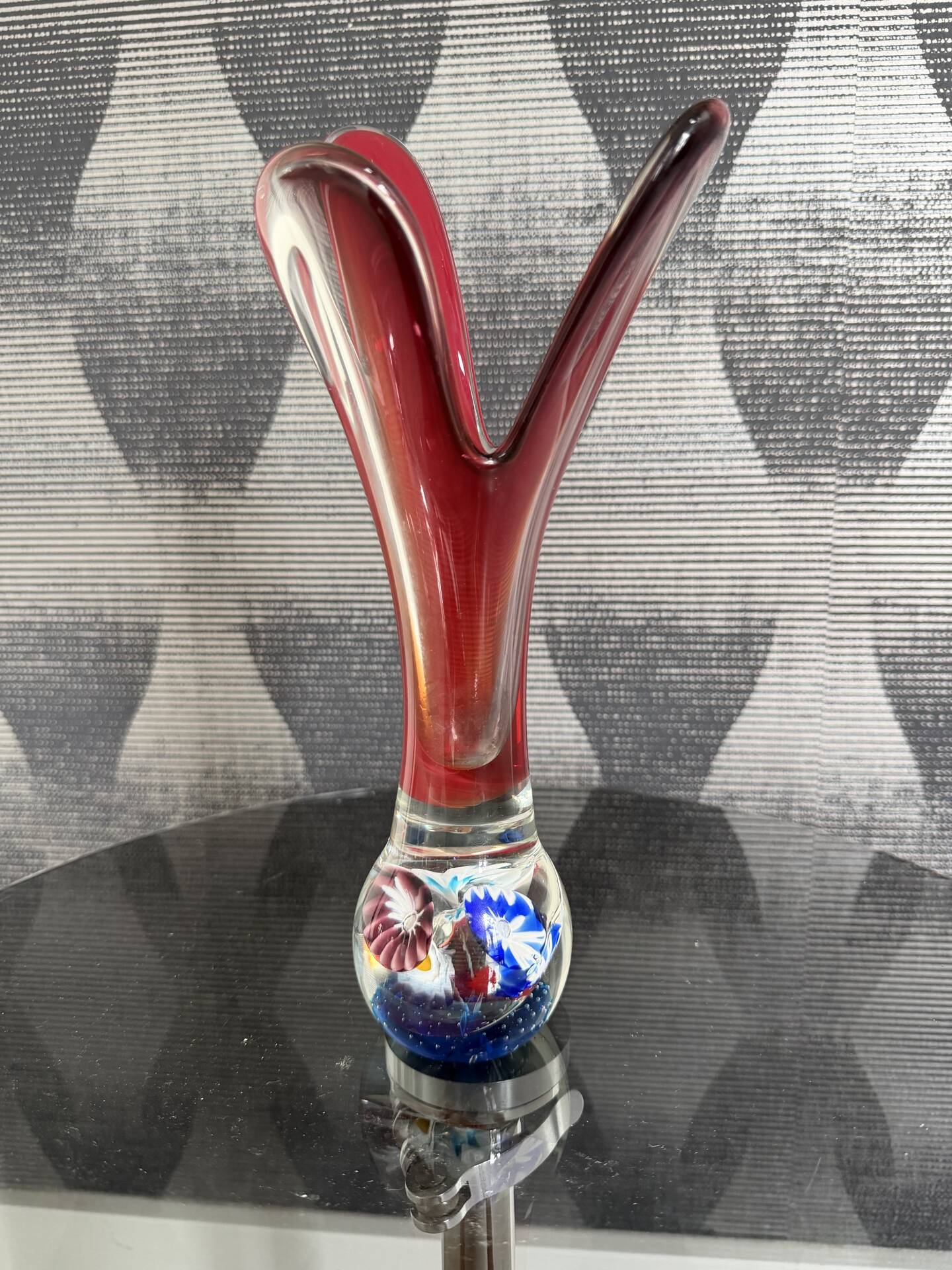 Vintage Murano tulip vase with sulphur base (1960)