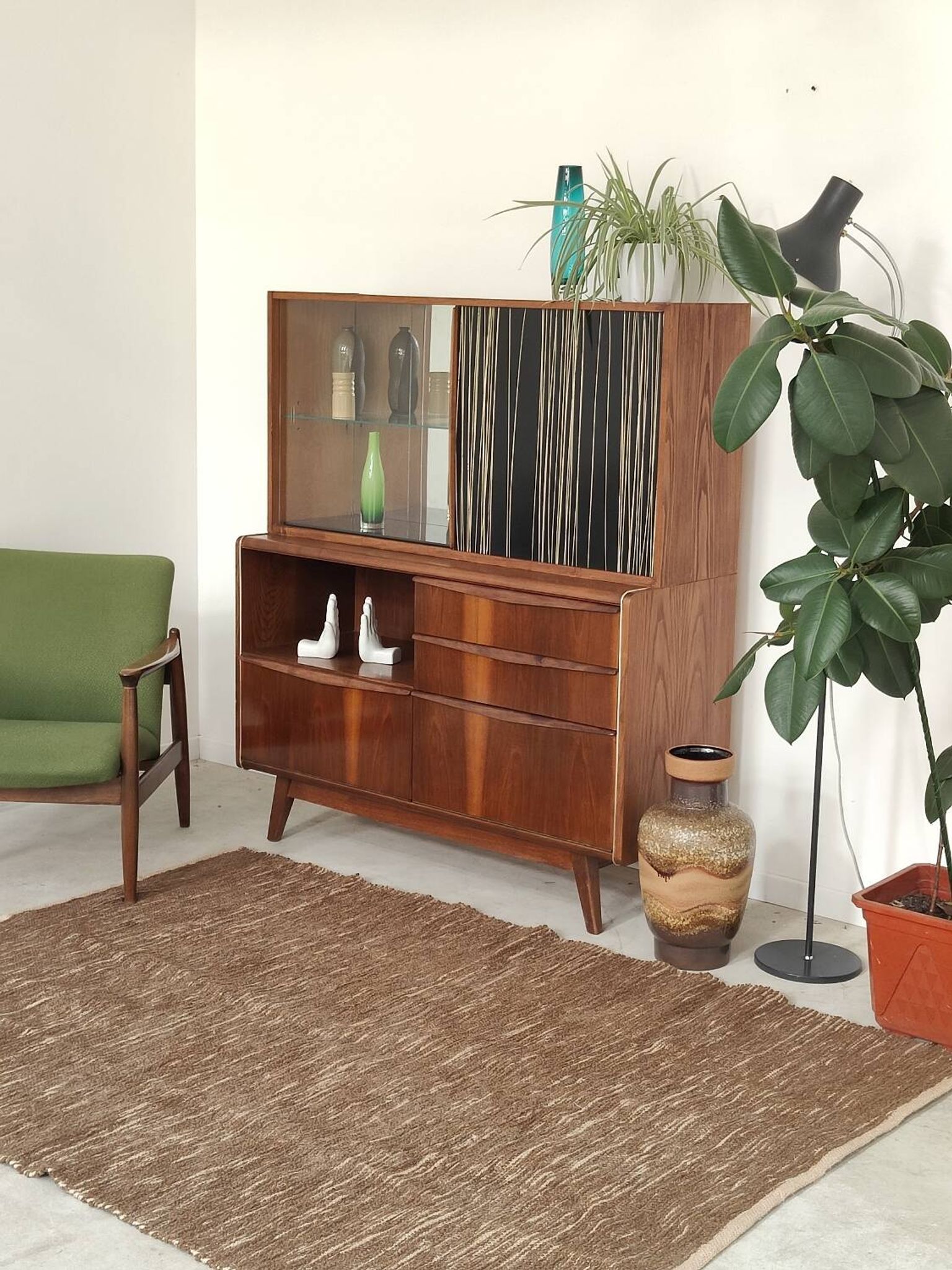 Buffet vaisselier U372/386 B.Landsman et H.Nepozitek pour Jitona 1960