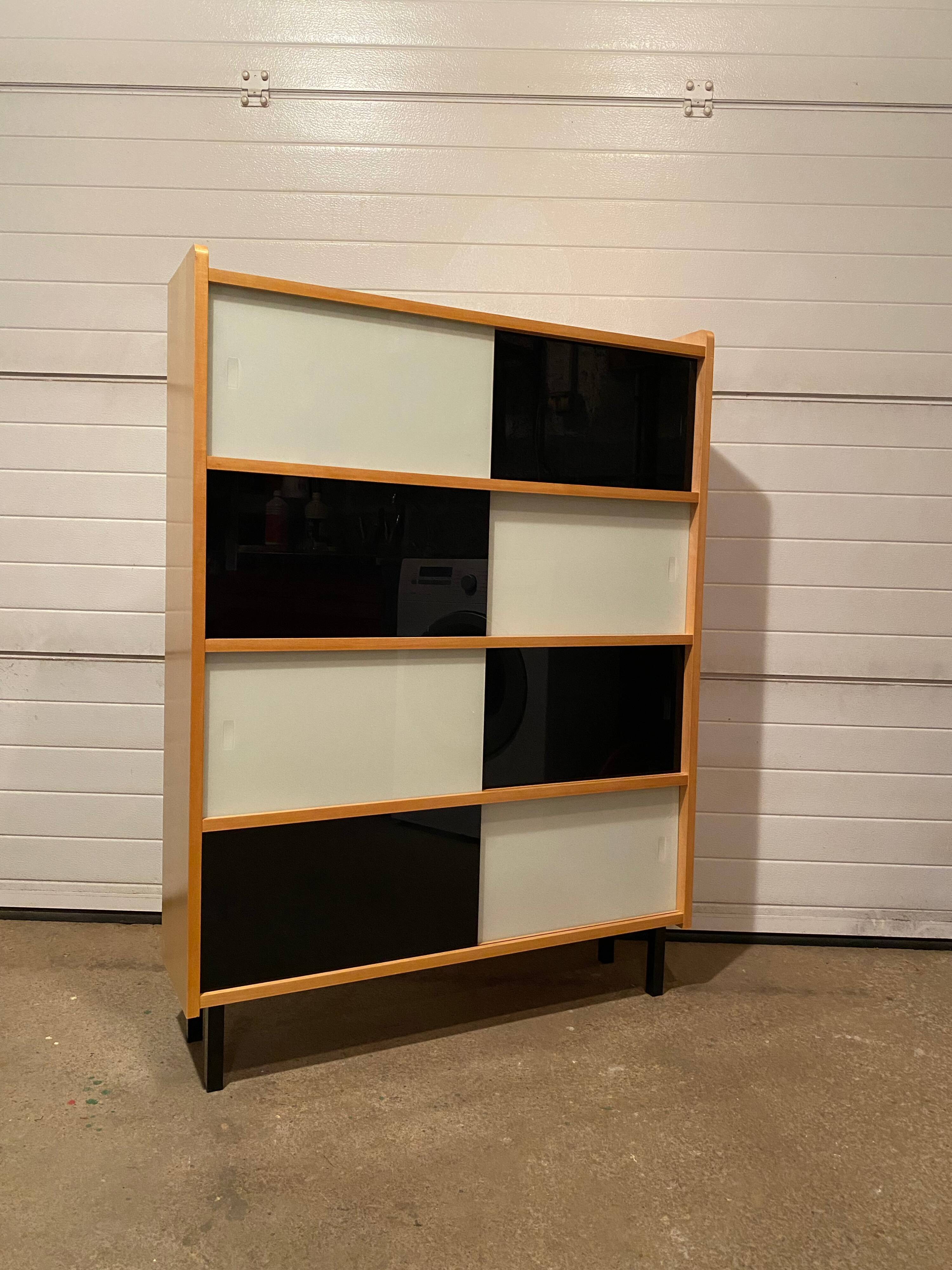 Vintage bookcase/display cabinet