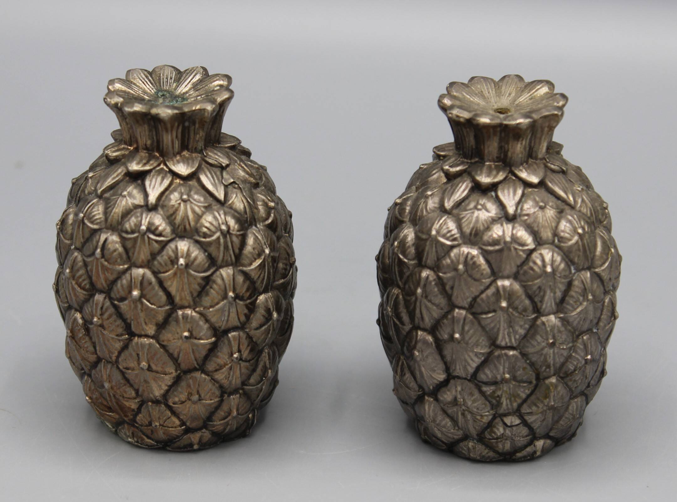 Old salt shaker salt pepper vintage design pineapple mauro manetti