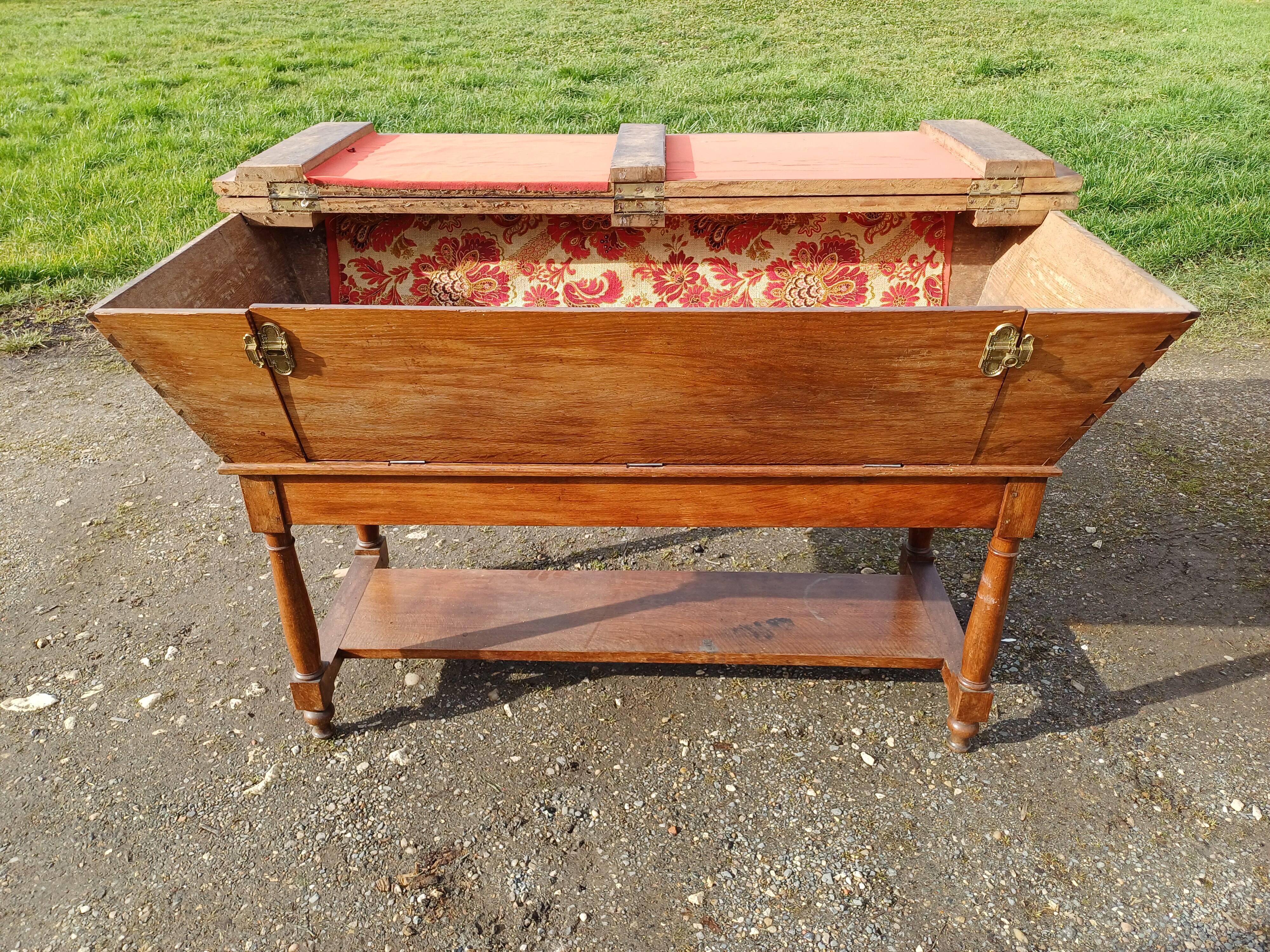 Provençal bread bin in oak 19th