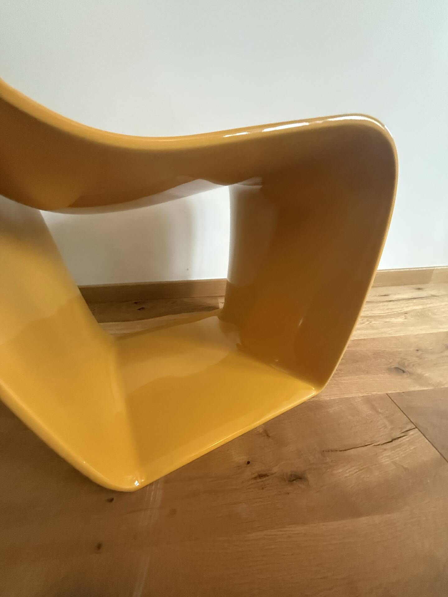 SIGN chair by Piergiorgio Cazzaniga for MDF Italia – Glossy yellow